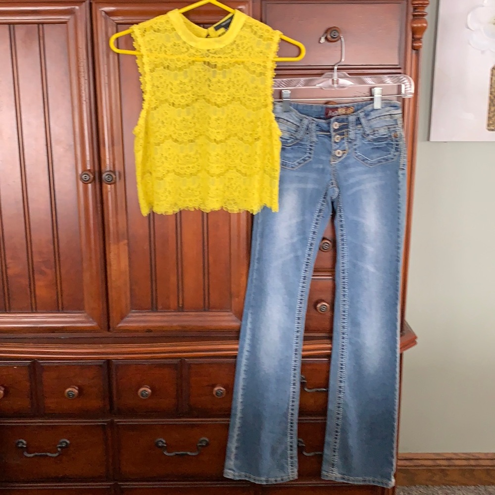 💕💕2 for $10 .. forever 21 yellow lace Crop top S-M &size 0 Angels  bell jeans